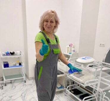 Наша команда в процессе уборки